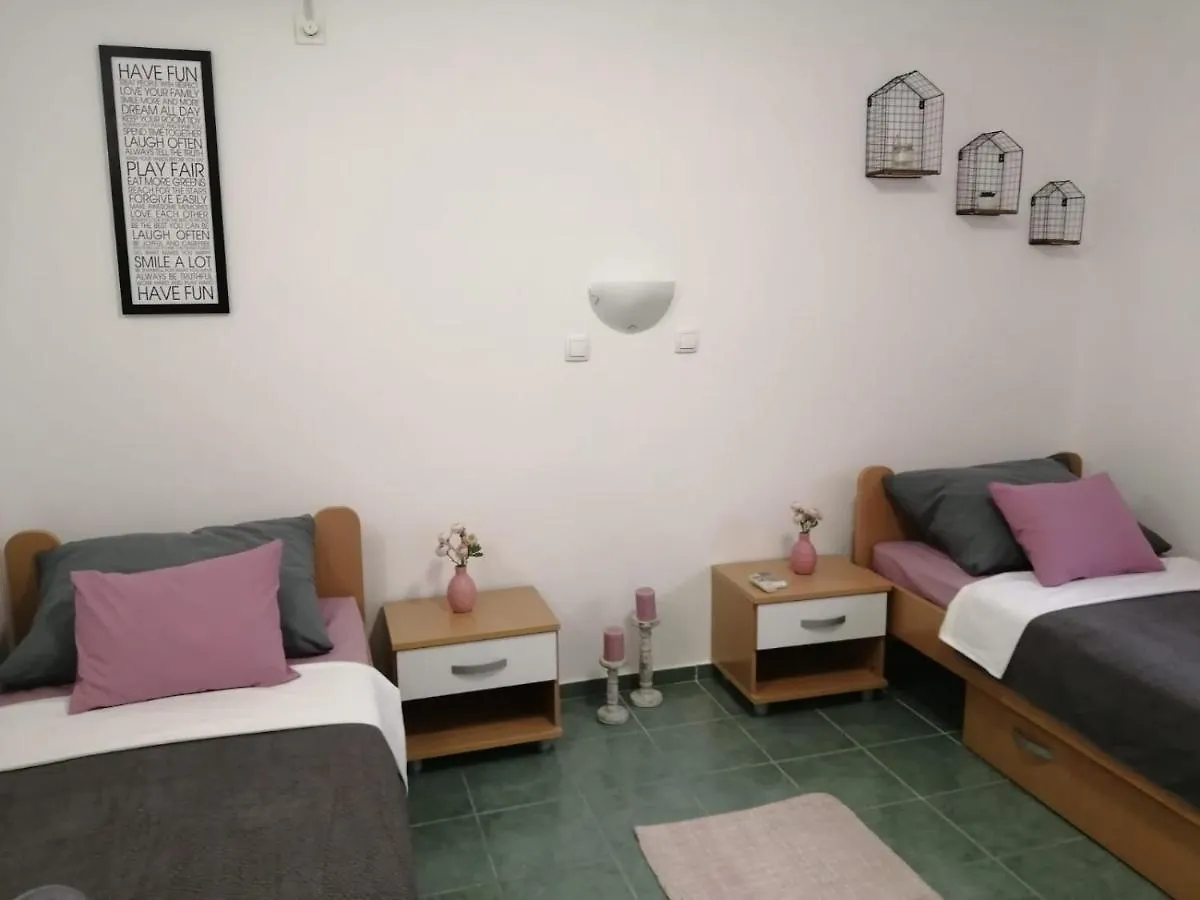 Tatil Evi Holiday House Lara Starigrad Paklenica Hırvatistan