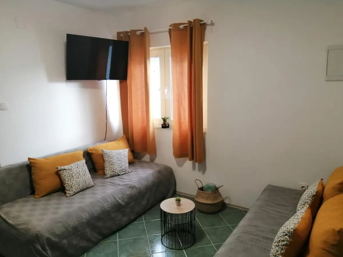 בית נופש סטאריגרד-פקלניצה Holiday House Lara