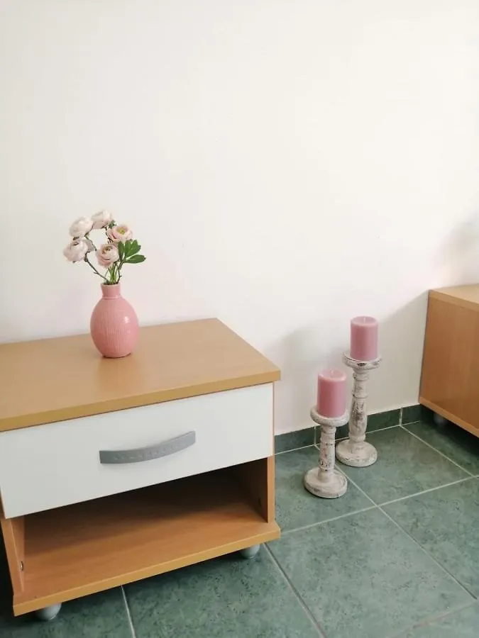 בית נופש סטאריגרד-פקלניצה Holiday House Lara קרואטיה
